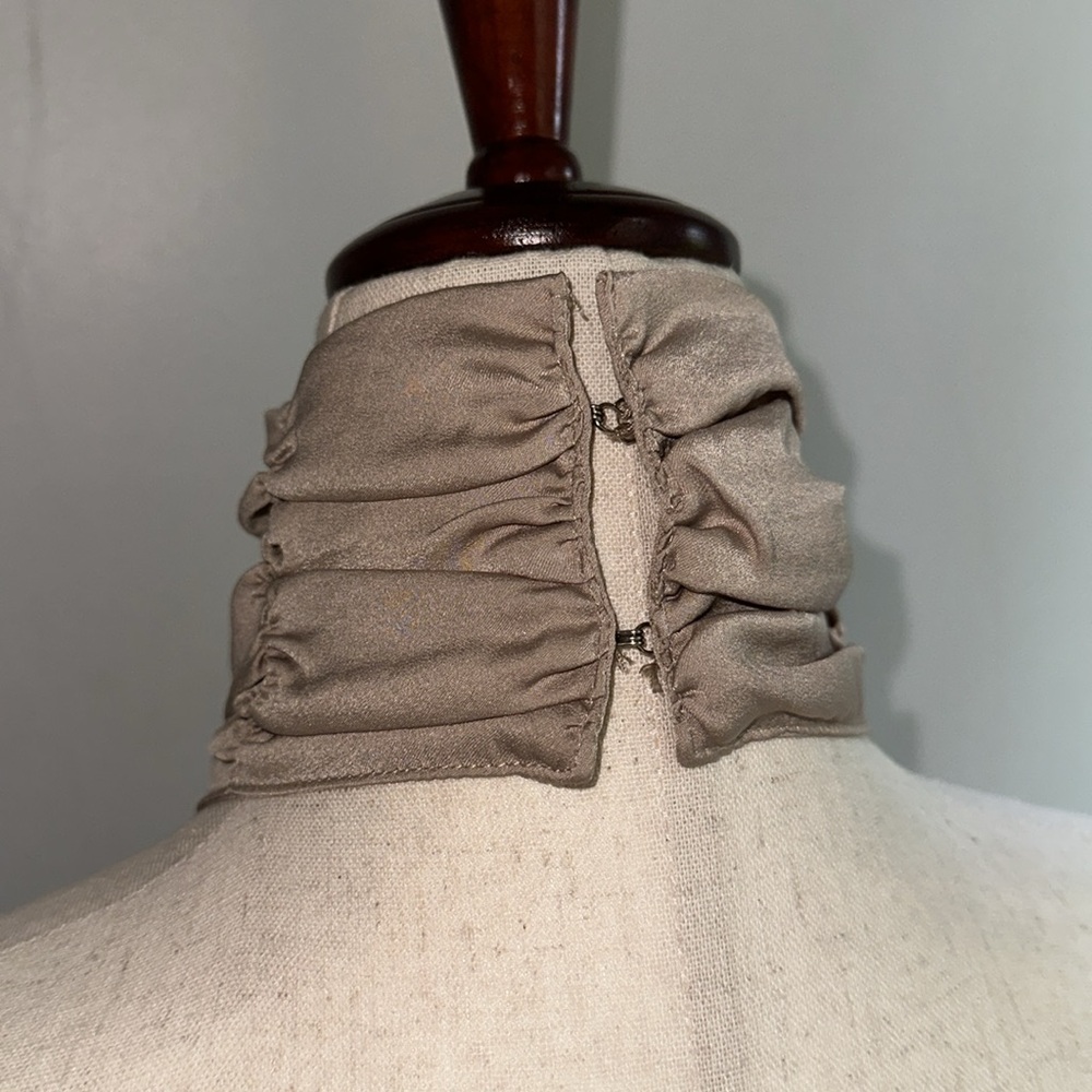 Taupe Halter Top with open back - Picture 4 of 7